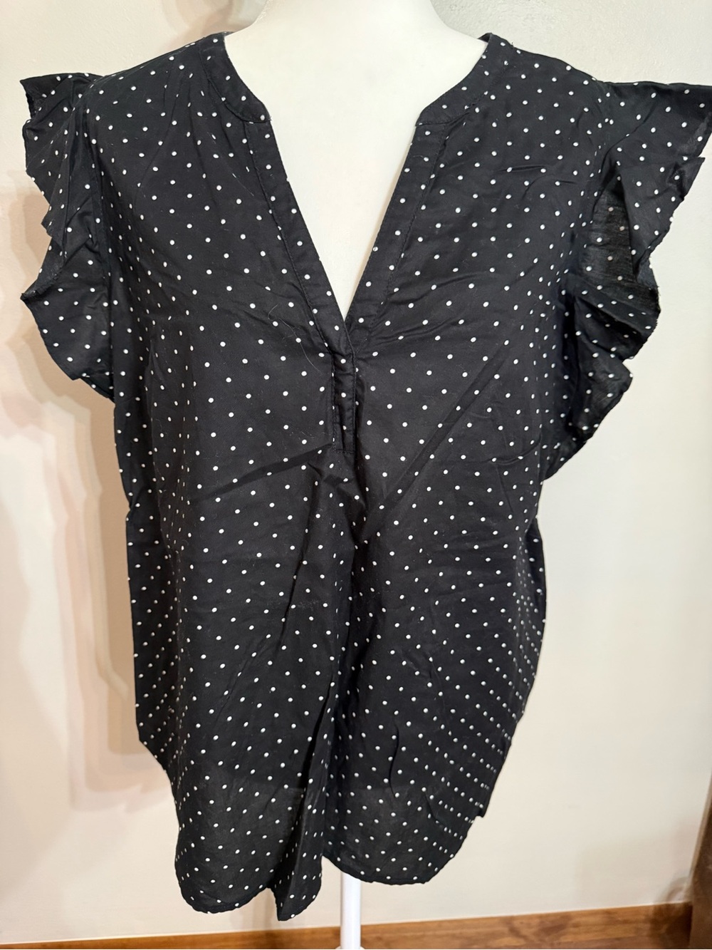 Old Navy XL Black Top with White Polka Dots